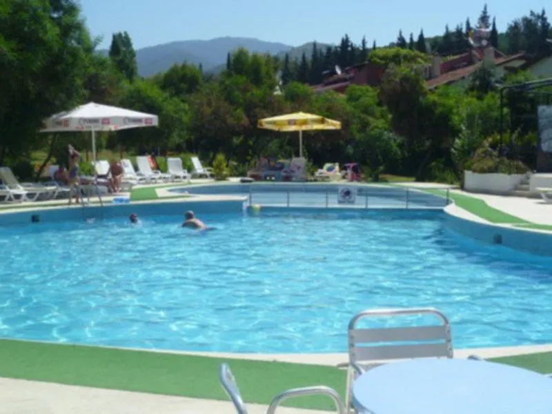 Dogan Paradise Beach Özdere Otel